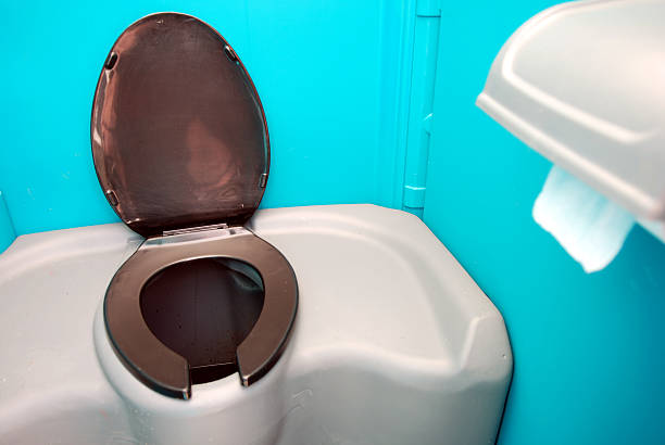 Best Portable restroom trailer rental  in Ocala Estates, FL